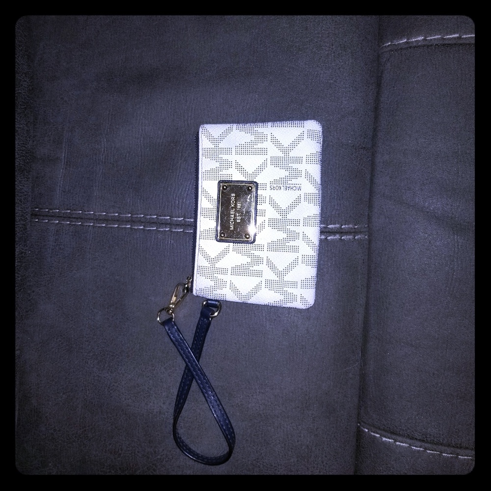 Michael kors clutch